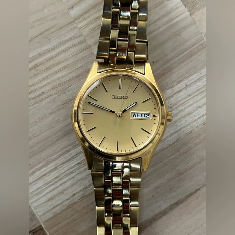 Seiko Vintage Men’s Watch Gold-Tone Dial Bracelet Markers Day Date Windows